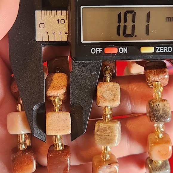 Stunning Genuine Coral Jade Cube Bead Bracelet Fossil Coral - Picture 2 of 4